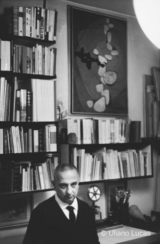 Il pittore e grafico Luigi Veronesi, Milano, 1965 c.