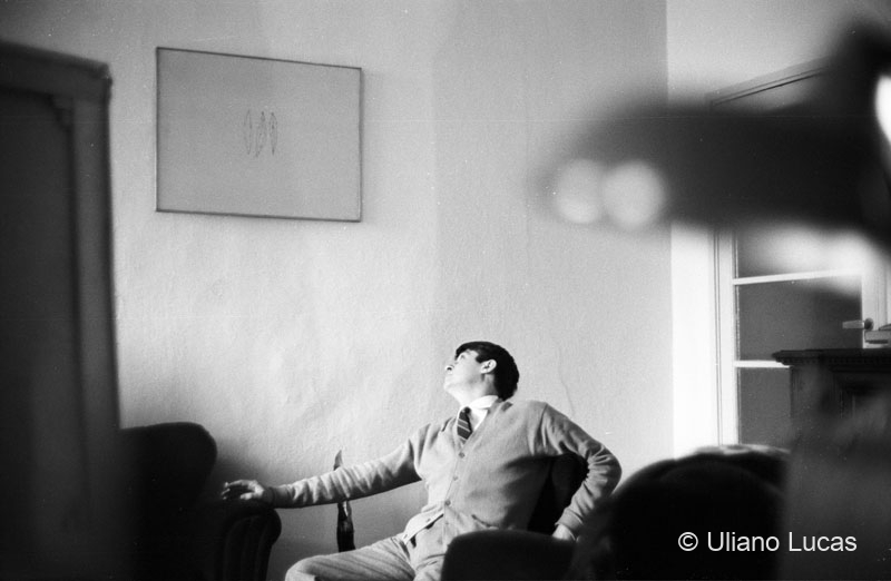 Il pittore Ettore Sordini nel suo studio, Milano, 1966