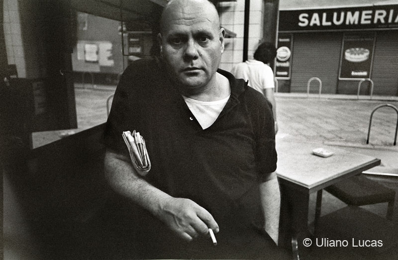 Il poeta Rino Vaghetti al bar Giamiaca, Milano, 1980 c.
