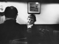 La pittrice sudafricana Frances De Gaspari nel locale "Il gatto nero", Milano, 1963 c.
