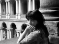 Mariangela Melato nel cortile dell'accademia di Brera, Milano, 1965 c.
