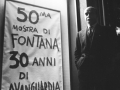 Lucio Fontana ad una sua mostra alla galleria Cardazzo, Milano, 1965