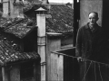 Il pittore Saverio Gadaldi nel suo studio in via Fiori Chiari, Milano, 24 gennaio 1965