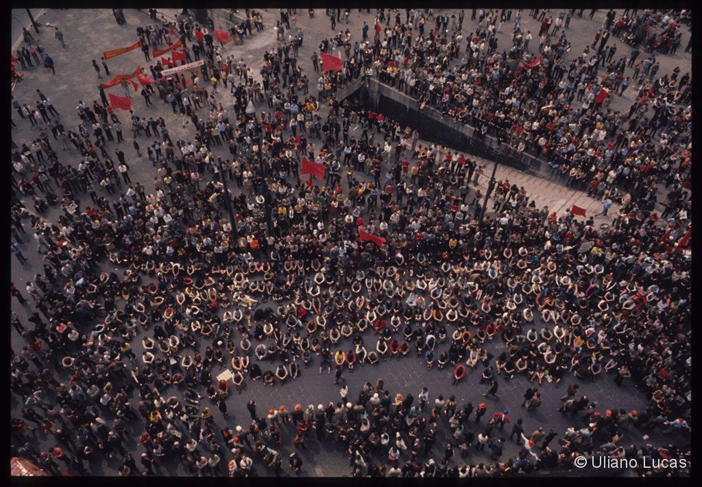Sit-in del Movimento studentesco in piazzale Loreto, Milano, 1970