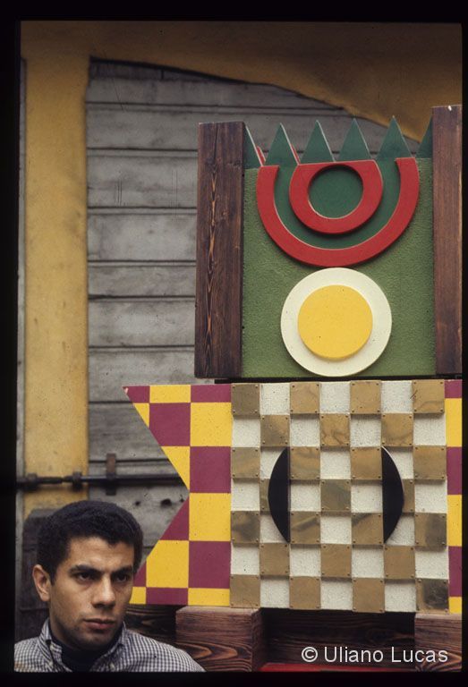 Il pittore brasiliano Edival Ramosa, Milano, 1969