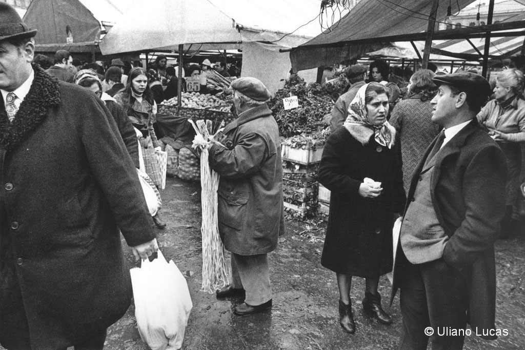 Al mercato di Porta Palazzo, Torino, 1973