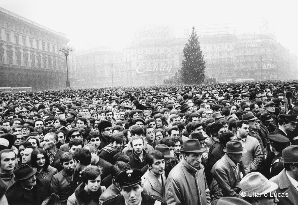 I funerali delle vittime della bomba alla Banca dell'Agricoltura in piazza Duomo - Milano, dicembre 1969