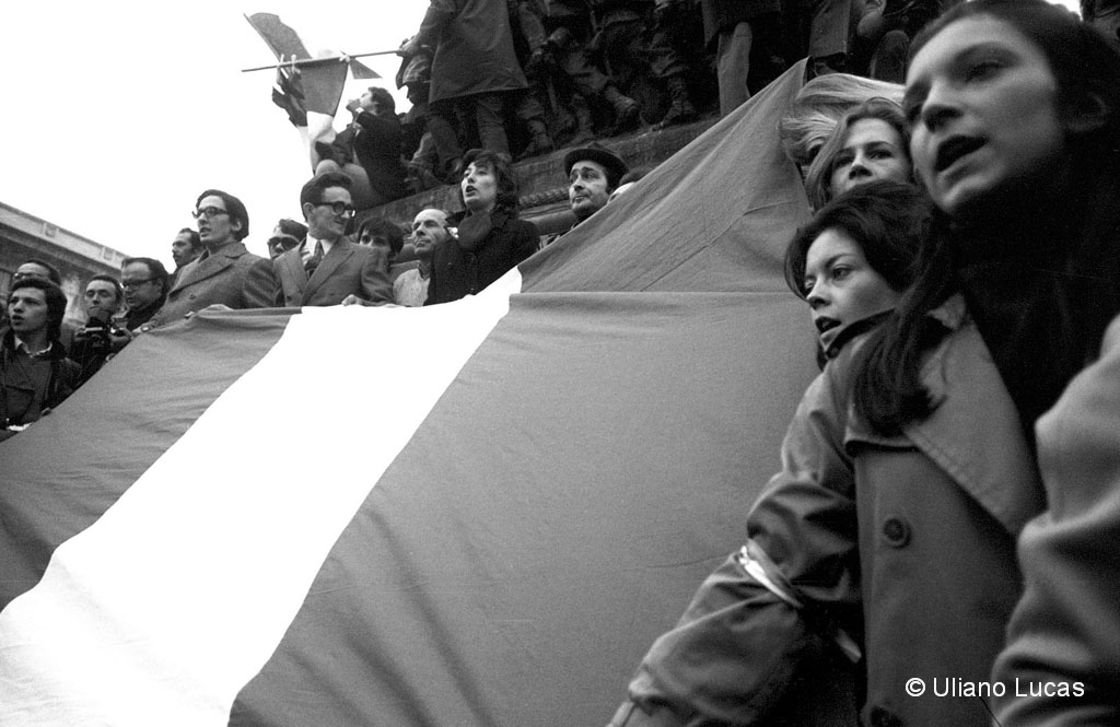 Manifestazione della "maggioranza silenziosa" in piazza Duomo, Milano, 13 marzo 1971