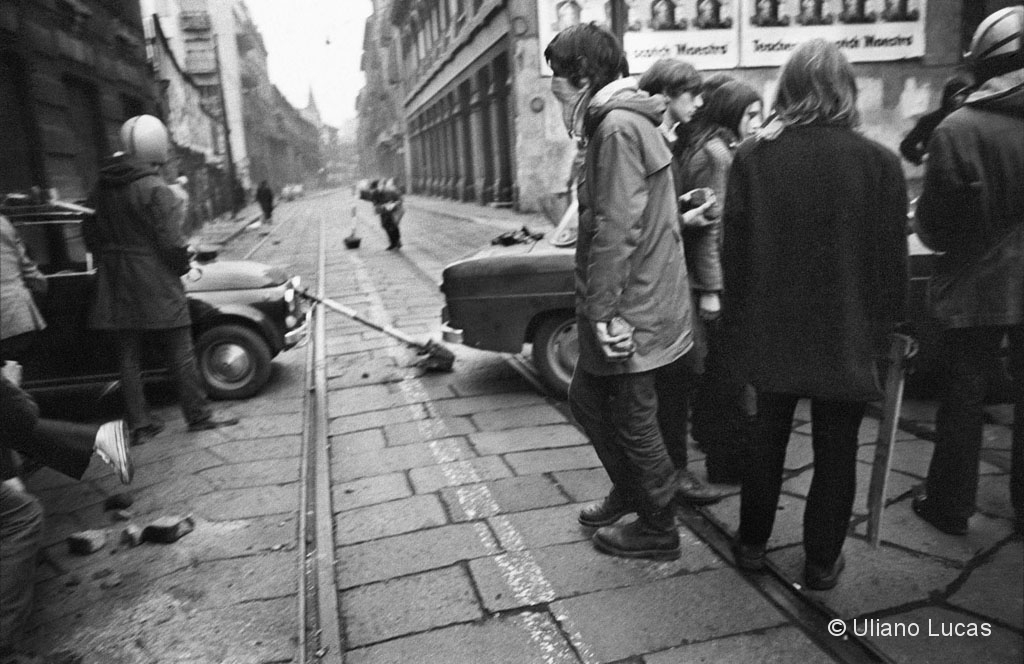 Scontri tra polizia e manifestanti in via Pontaccio, Milano, 11 marzo 1972