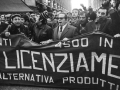 Manifestazione degli operai della Leyland Innocenti in galleria Vittorio Emanuele, Milano, 2 febbraio 1976