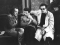 Pietro Valpreda e i giornalisti Corrado Stajano e Marco Fini al processo Baldelli-Calabresi, Milano, 20 ottobre 1972