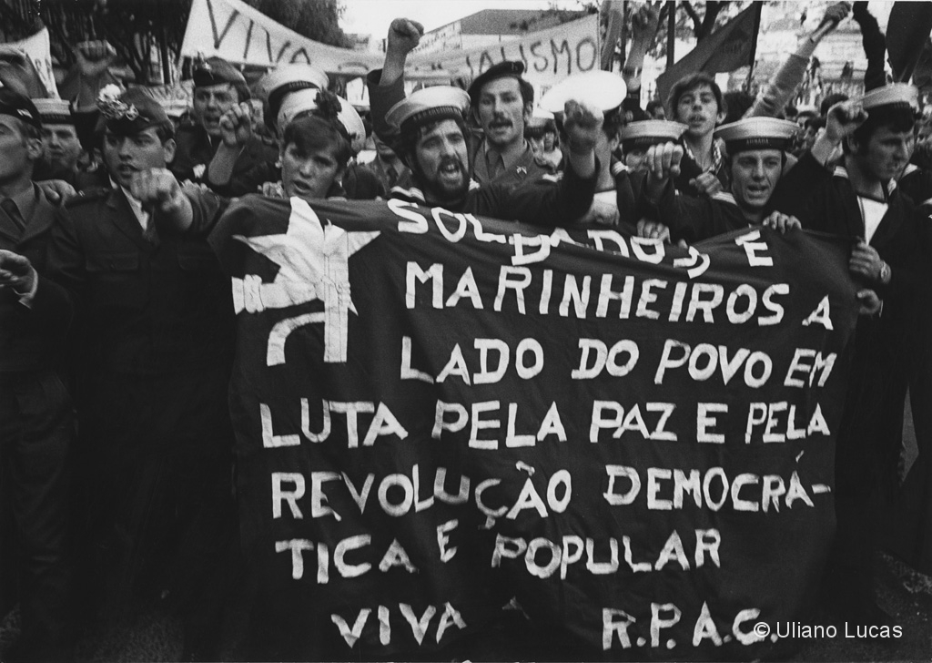 Durante la rivoluzione dei garofani, Lisbona, 27  aprile 1974