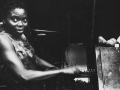Fabbrica di arachidi a Dar Es Salaam, Tanzania, 1972 c.