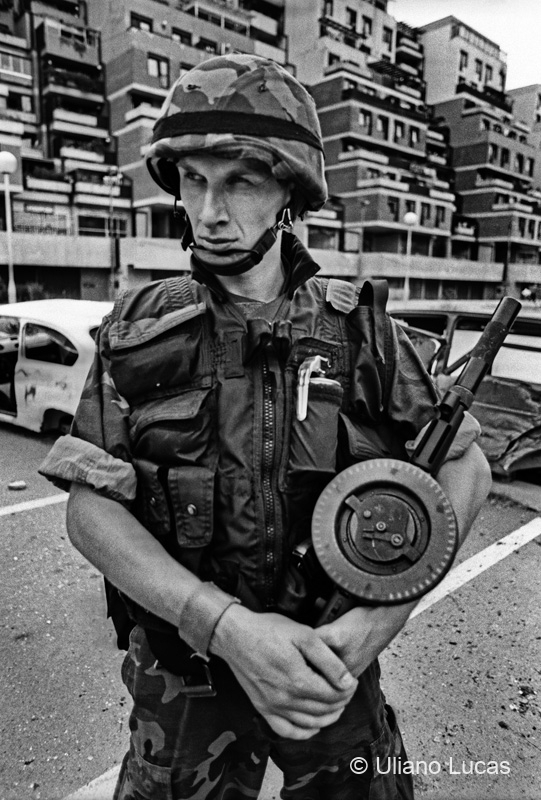 Militare delle truppe speciali dell'esercito croato nel quartiere di Ziglane, Sarajevo, 1993