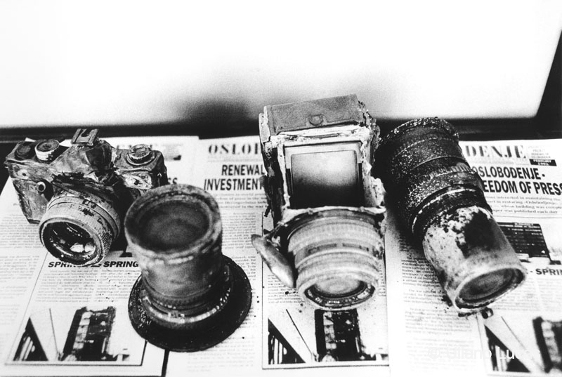 Nella redazione del quotidiano "Oslobodenje" dopo un bombardamento, Sarajevo, 1993