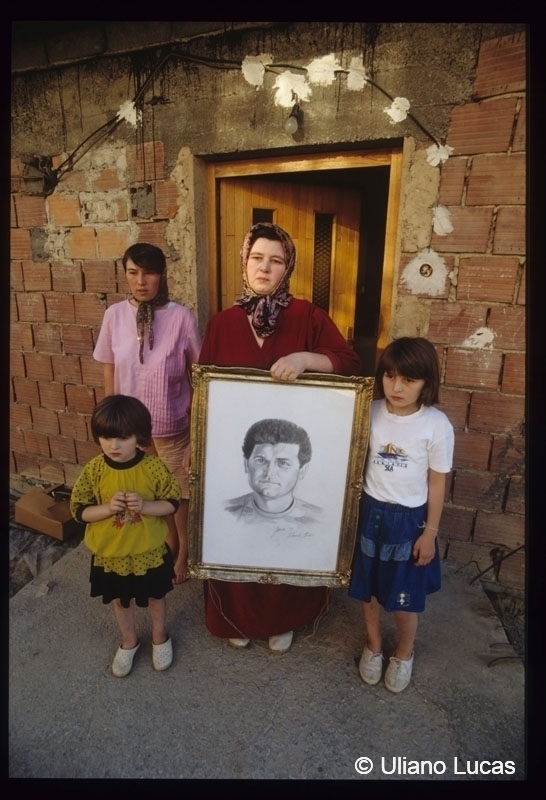 La famiglia di un comandante musulmano morto in guerra, Sarajevo, 1993