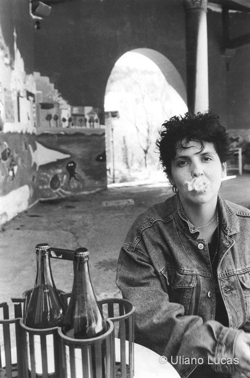Al bar "Il posto delle fragole" nell'ex ospedale psichiatrico, Trieste, 1988