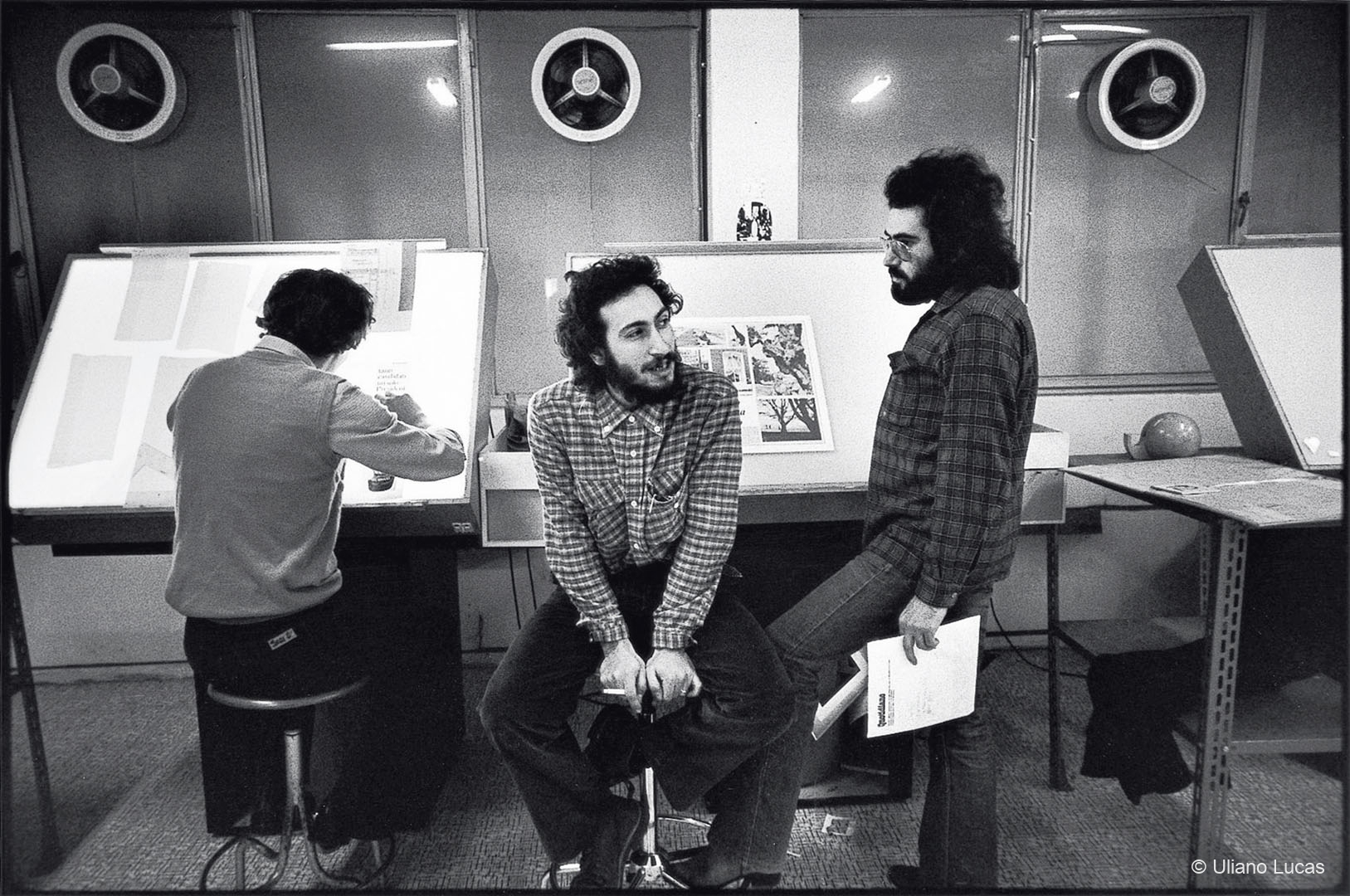 Francesco Spada nella redazione del Quotidiano di Lecce, 1985 c.