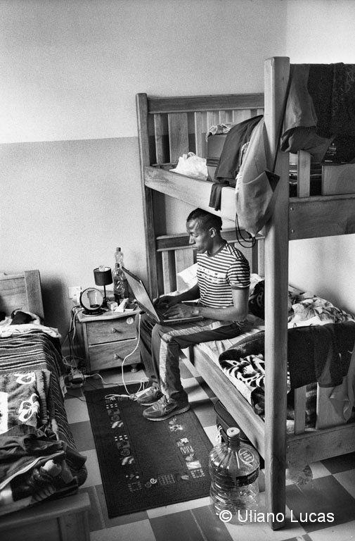 Un atleta nella sua camera nel "training camp" di Kapsait, Kenya, 2013