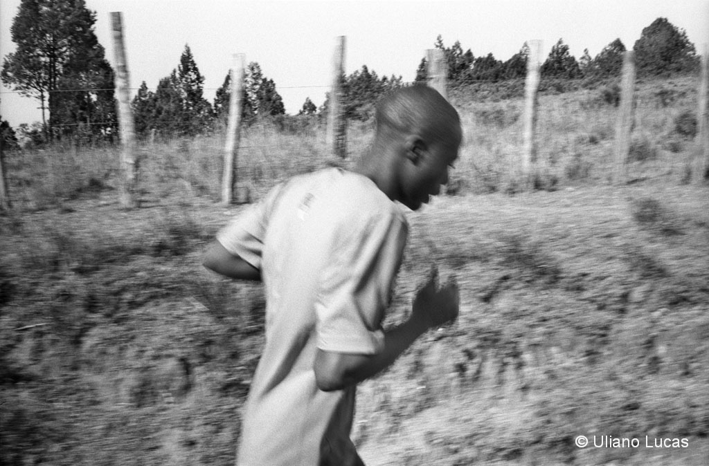 Durante gli allenamenti per la maratona nella zona delle Nandi Hills, Kenya, 2013