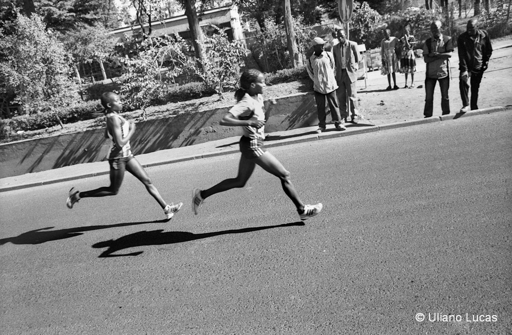 Gara di mezza maratona per le strade di Eldoret (Kenya), 2015