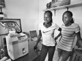 Le atlete Janet Jepkosgei, specialista nella mezza maratona, e Eunice Sum, campionessa negli 800 metri, dopo l'esame del sangue anti-doping, Kaptagat (Kenya), 2015