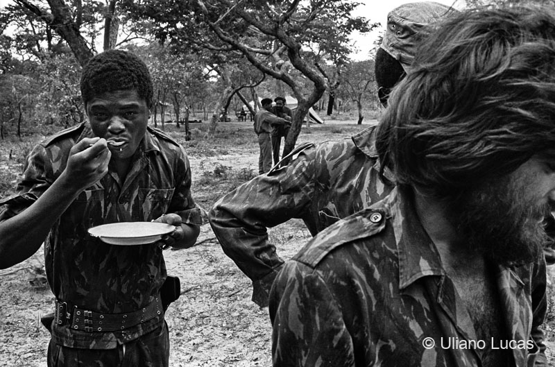 Nelle zone liberate dal Mpla (Movimento popolare per la liberazione dell'Angola), Angola, dicembre 1972