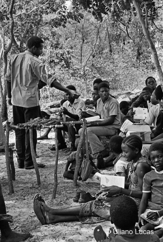 Nelle zone liberate dal Mpla (Movimento popolare per la liberazione dell'Angola), Angola, dicembre 1972